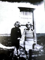 Evacuees Eileen O'Connor (striped jumper) with Jean at Tanyard Farm. Courtesy Richard Downes
